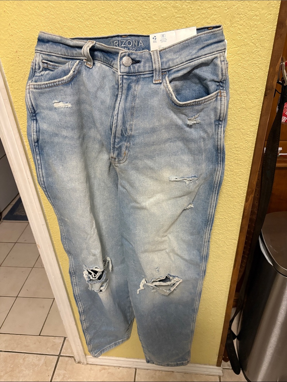 Arizona Jean Company Light Wash Distressed Men’s Relaxed Jeans